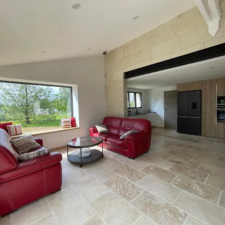 Pierre De Jade Neuille-Pont-Pierre