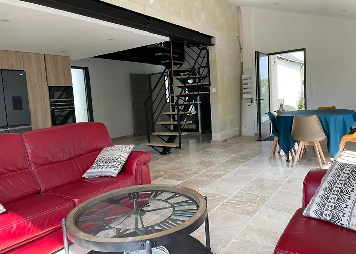 Dom wakacyjny Pierre De Jade *